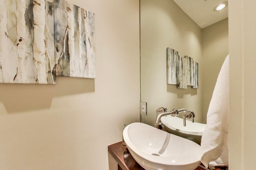 More Photos Of 1324 10th St NW, Washington Apartments For Sale