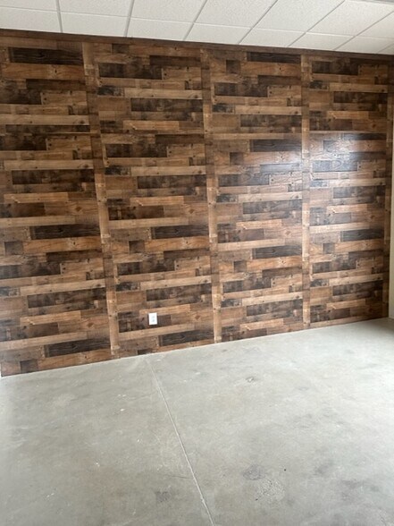 More Photos Of 8266 Silver Lake Rd, Linden Freestanding For Lease
