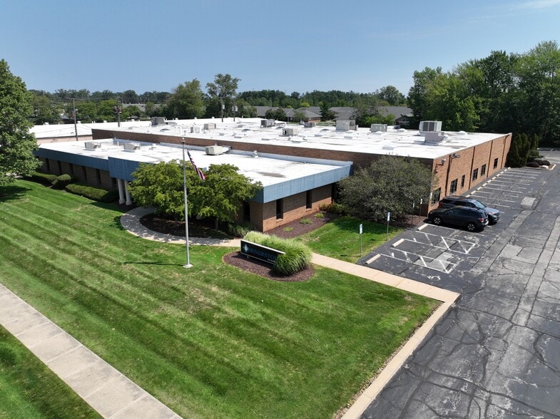 More Photos Of 835 Sharon Dr, Westlake Office For Sale