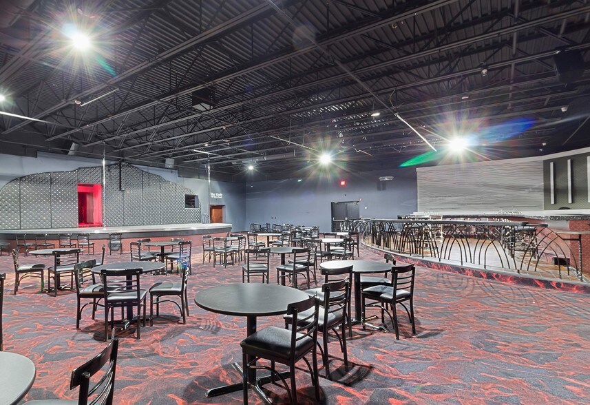 777 Aero Dr, Cheektowaga, NY 14225 Bar For Sale