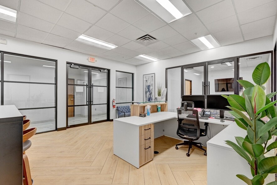 More Photos Of 9580 W Sahara Ave, Las Vegas Office For Sale
