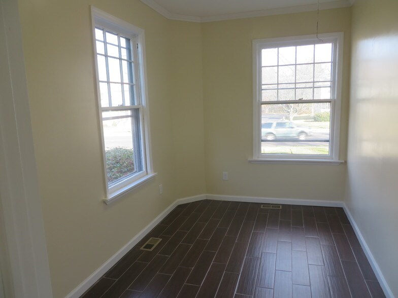 More Photos Of 286 E Main St, Somerville Medical For Lease