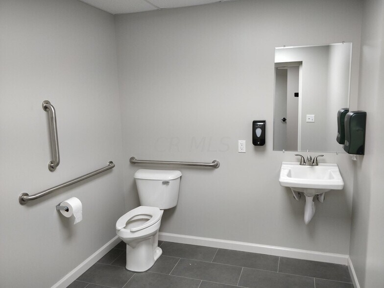 More Photos Of 3245 E Livingston Ave, Columbus Medical For Sale