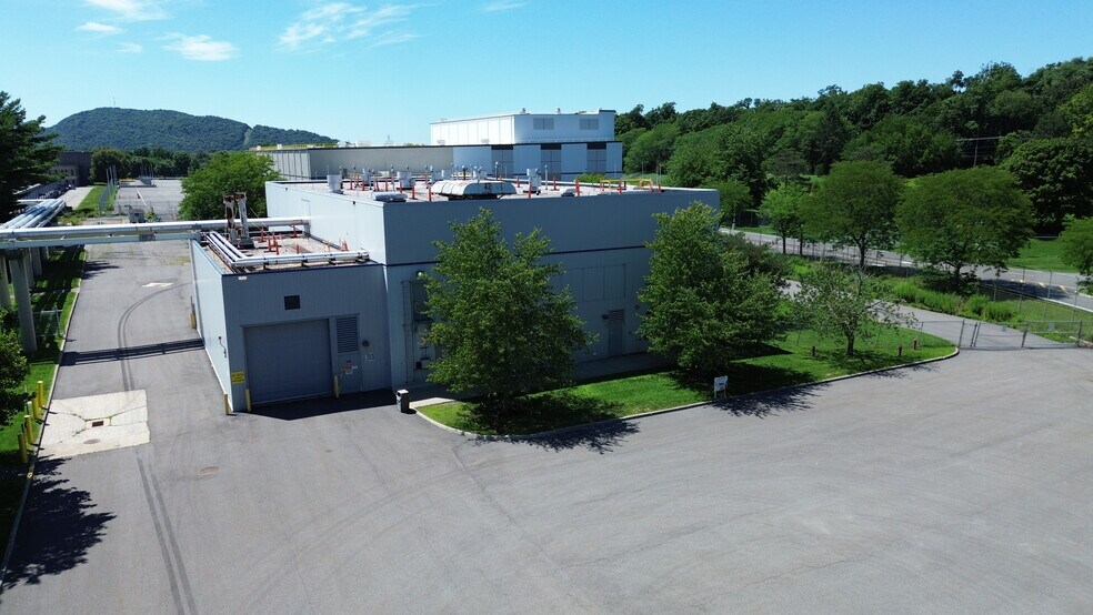 More Photos Of 2070 Route 52, Hopewell Junction Unknown For Lease