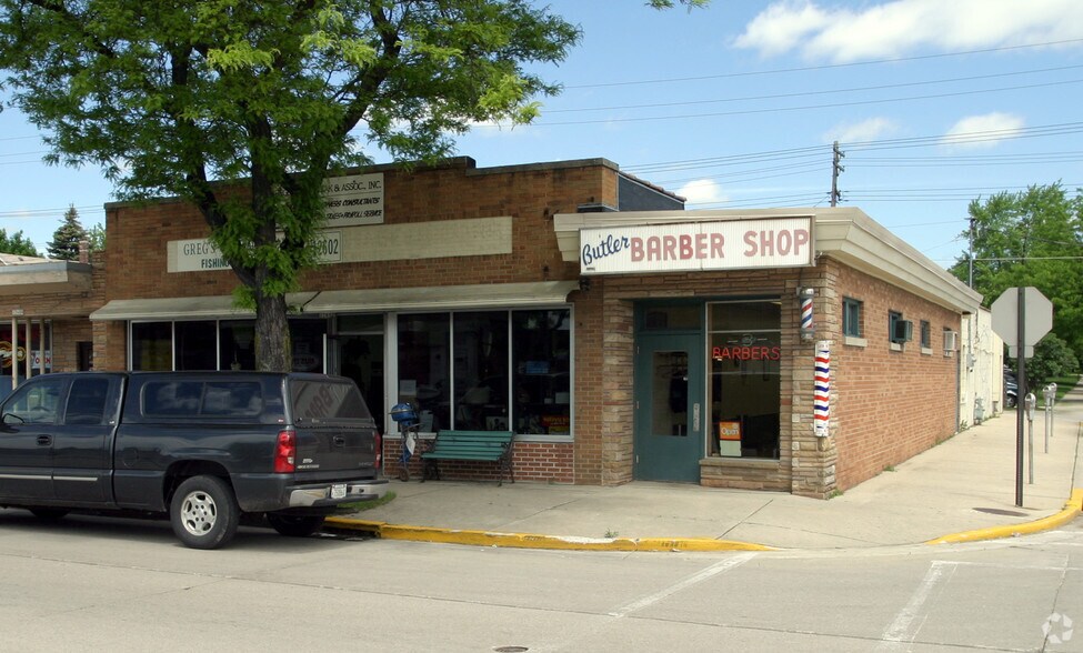 Primary Photo Of 12600-12602 W Hampton Ave, Butler Storefront Retail Office For Sale