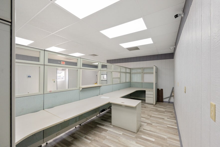 More Photos Of 19225 Main St W, Huntingdon General Retail For Sale