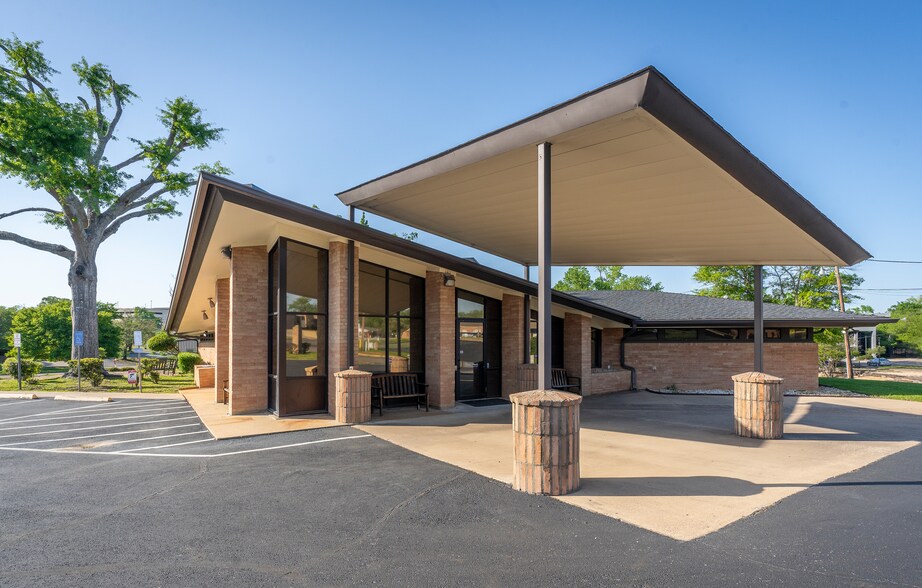 More Photos Of 1212 Clinic Dr, Tyler Healthcare For Sale