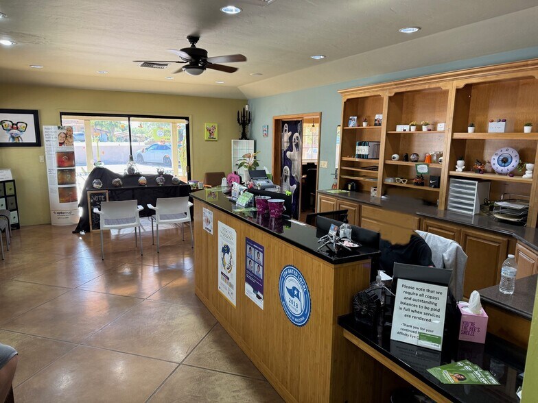 More Photos Of 6615 N Oracle Rd, Tucson Medical For Sale