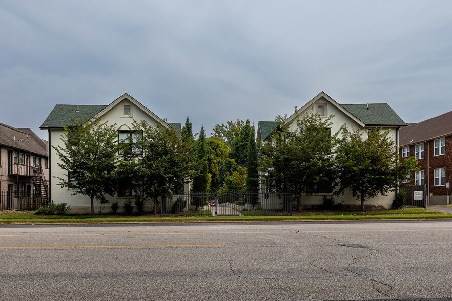 More Photos Of 1796-1800 Poplar Ave, Memphis Apartments For Sale