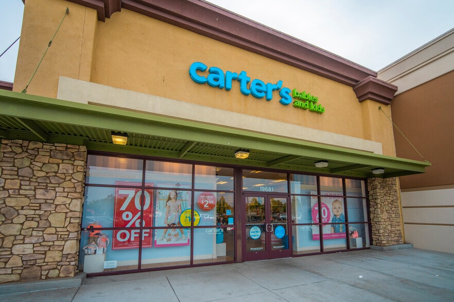 More Photos Of 19661 Hesperian Blvd, Hayward Unknown For Lease