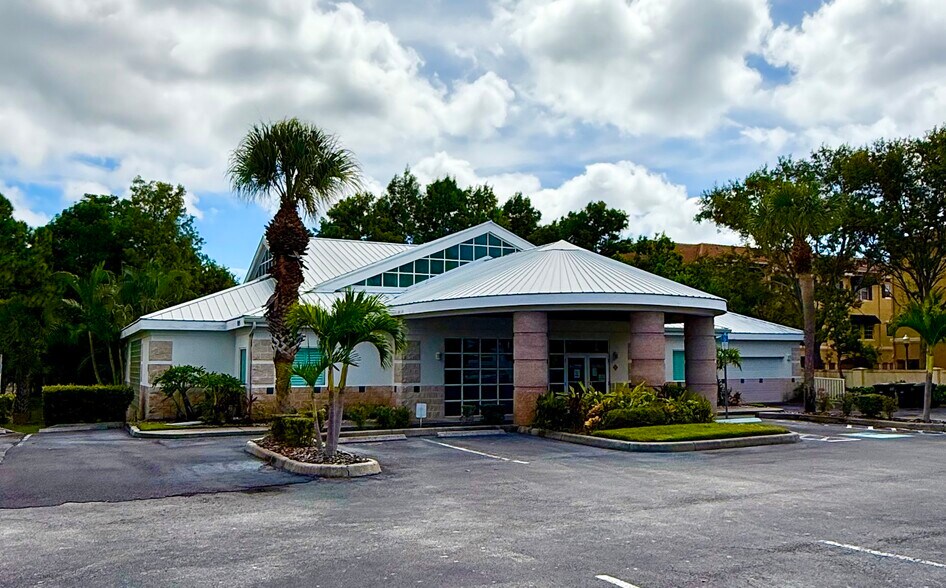 Primary Photo Of 505 Druid Rd E, Clearwater Medical For Lease
