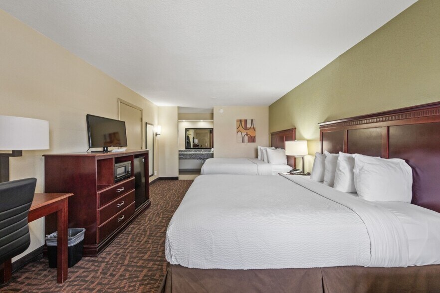 More Photos Of 1531 W Laurel Ave, Eunice Hotel For Sale