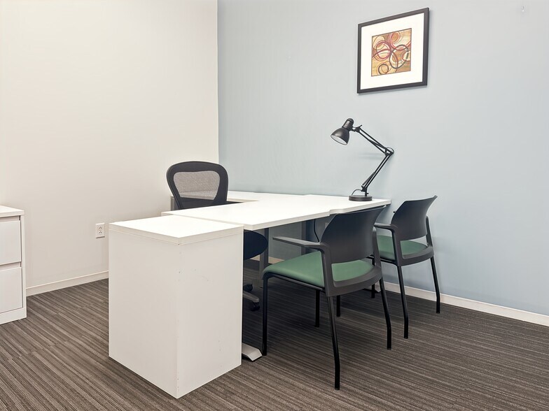 More Photos Of 401 E Sonterra Blvd, San Antonio Coworking Space