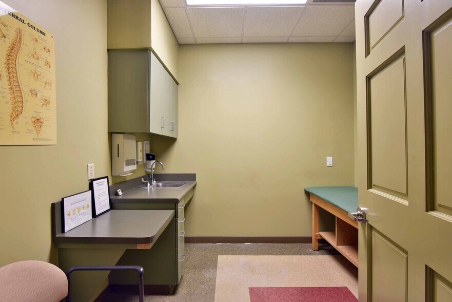 More Photos Of 354 E Washington Ave, Ashburn Healthcare For Sale