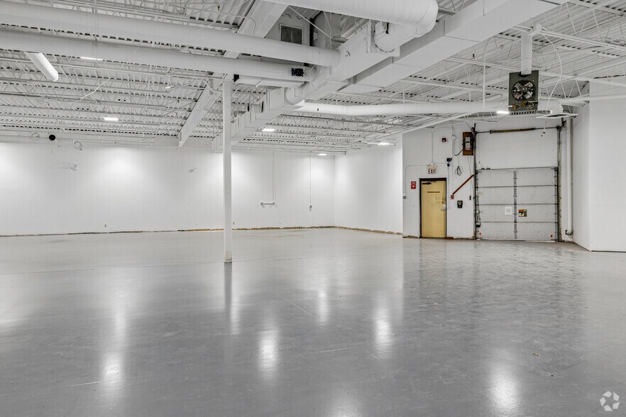 More Photos Of 343 E 82nd St, Chaska Warehouse For Sale