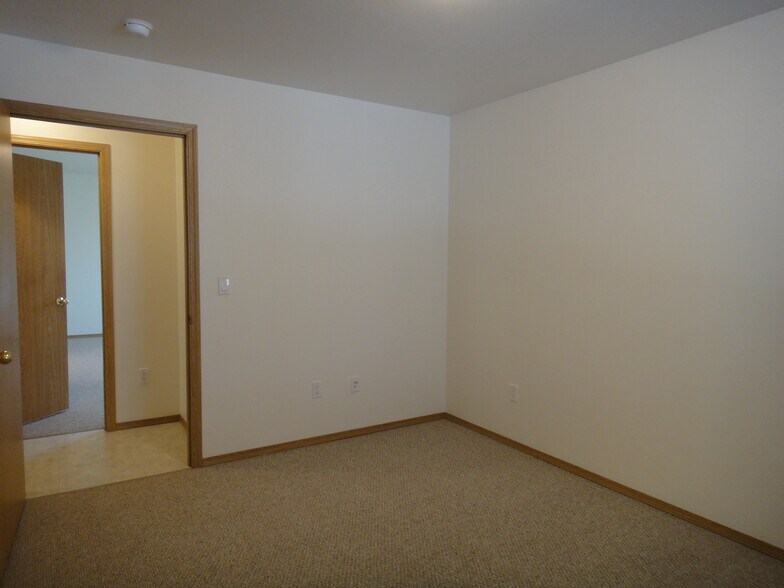 More Photos Of 801 Turner Dr, North Pole Apartments For Sale