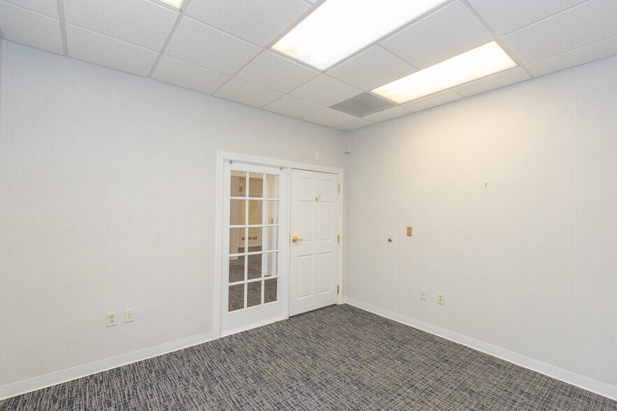 More Photos Of 602 N Main St, Anderson Bank For Sale