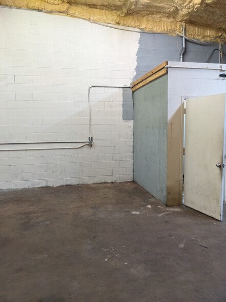 More Photos Of 3924 Woodbury Dr, Austin Warehouse For Lease