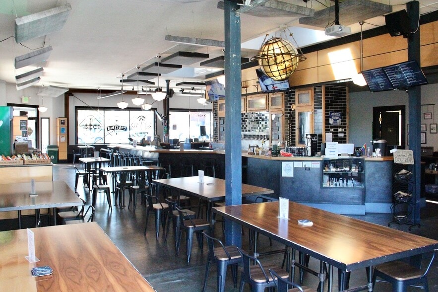 More Photos Of 8000 15th Ave NW, Seattle Restaurant For Lease