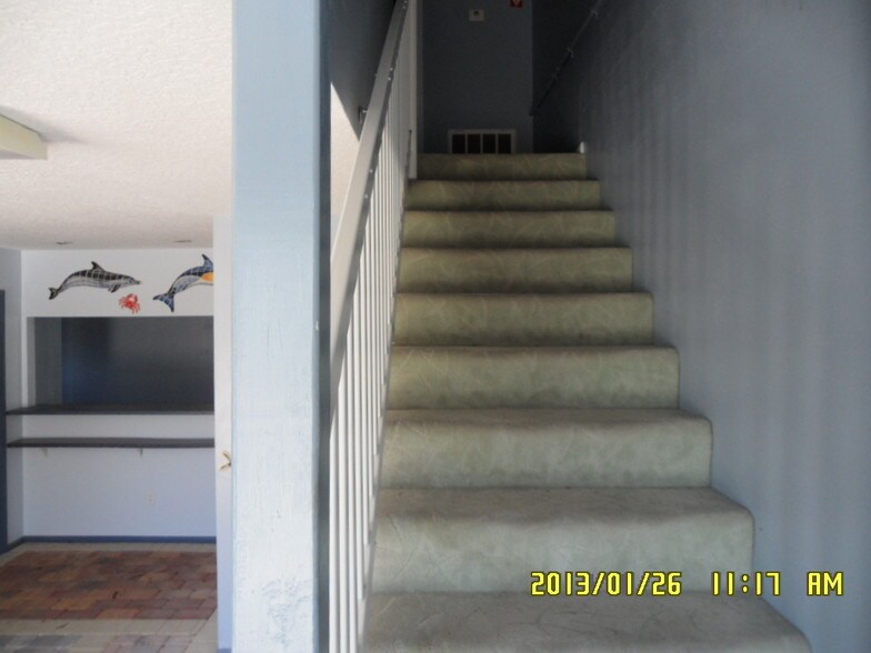 More Photos Of 845 Pop Tilton Pl, Jensen Beach Warehouse For Lease