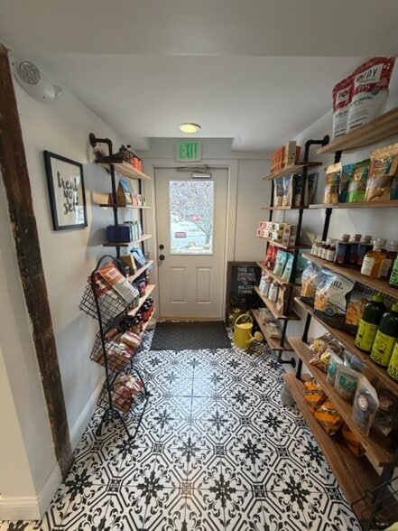 More Photos Of 279 Water St, Warren Storefront Retail Office For Lease