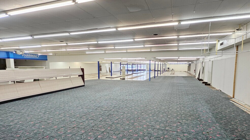 More Photos Of 425 Camden Rd, Huntington Drugstore For Sale