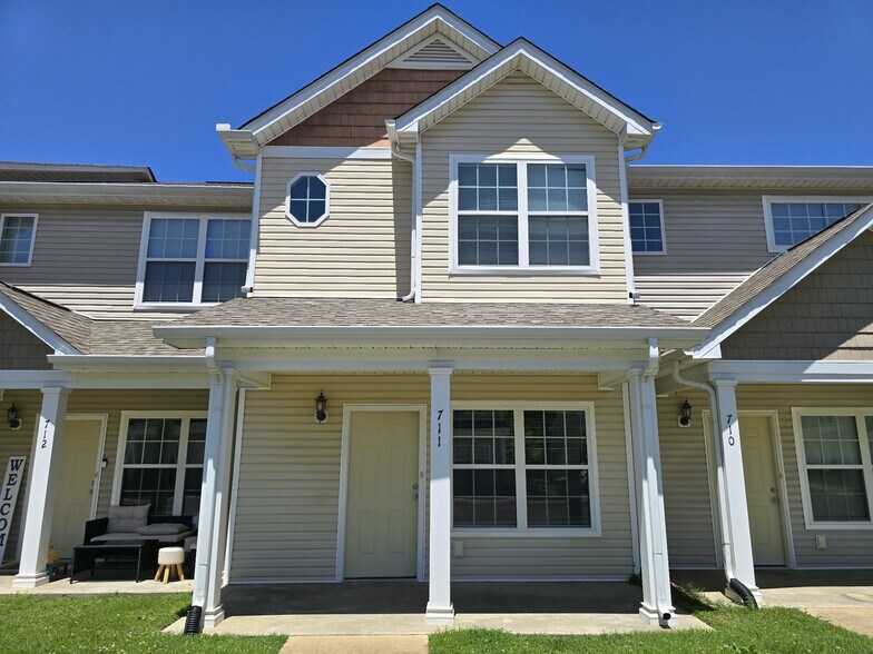 More Photos Of 710 Joshua St, Columbia Apartments For Sale