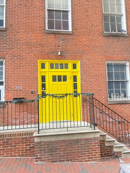 More Photos Of 333 N Charles St, Baltimore Storefront Retail Office For Lease