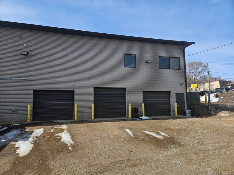 More Photos Of 820 N Concord St, South Saint Paul Light Distribution For Lease