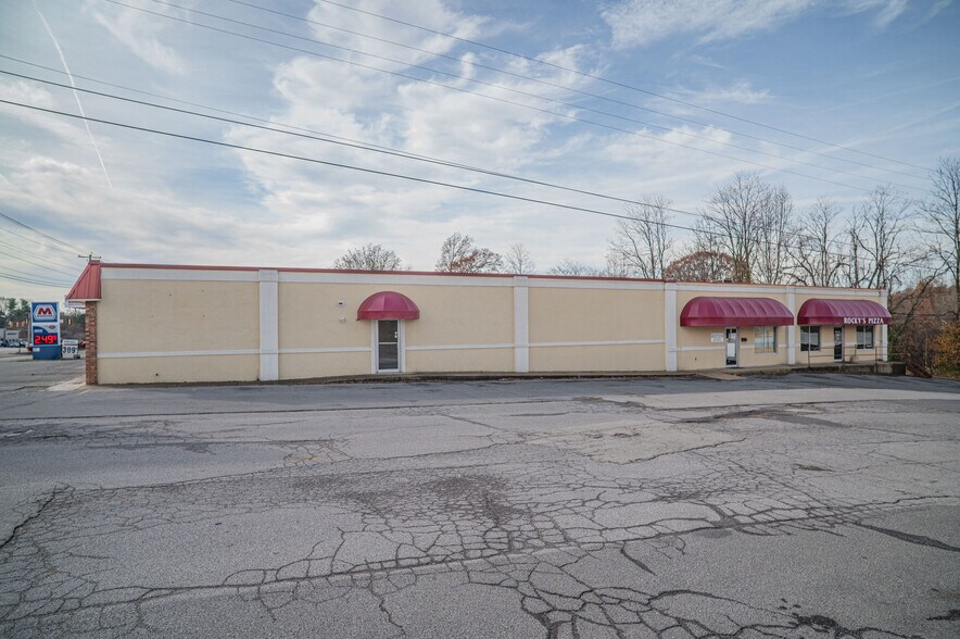 More Photos Of 1003 E Jackson Blvd, Jonesborough General Retail For Sale