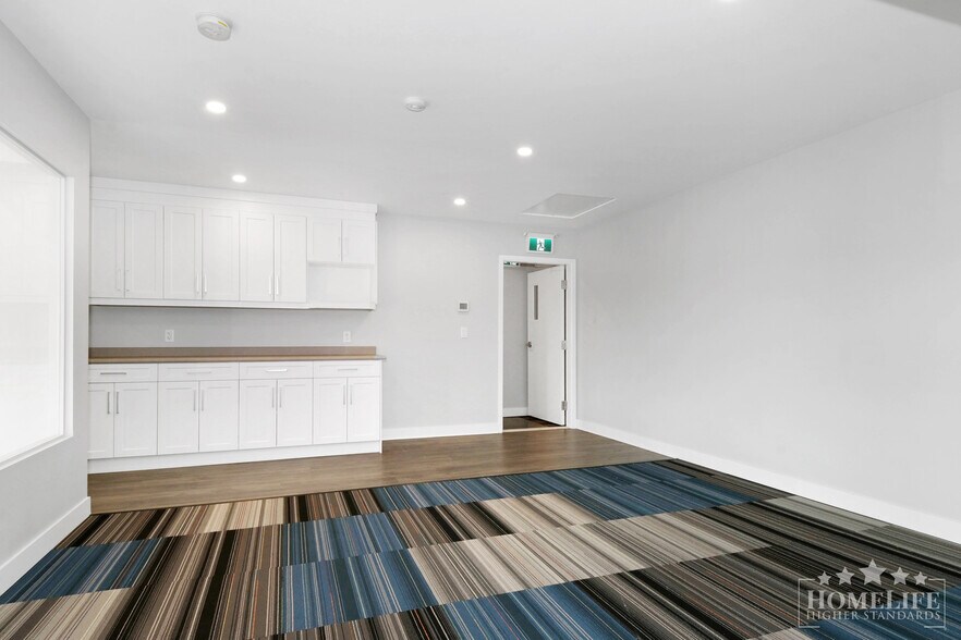 More Photos Of 17535-17537 56 Ave, Surrey Storefront Retail Office For Lease