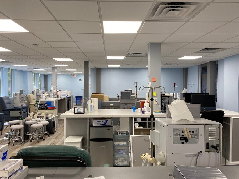 More Photos Of 5040 Snapfinger Woods Dr, Decatur Medical For Lease