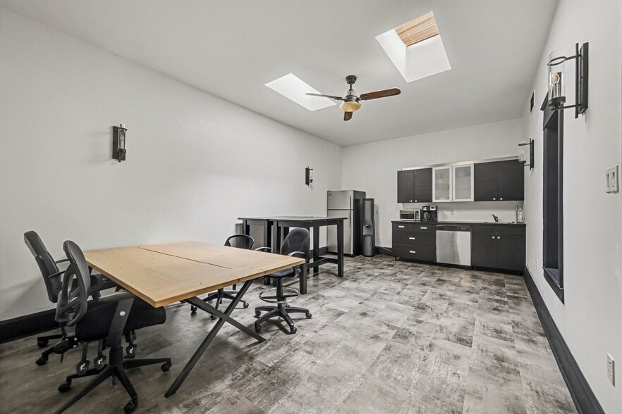 More Photos Of 110 Clarence St, Ottawa Office For Lease