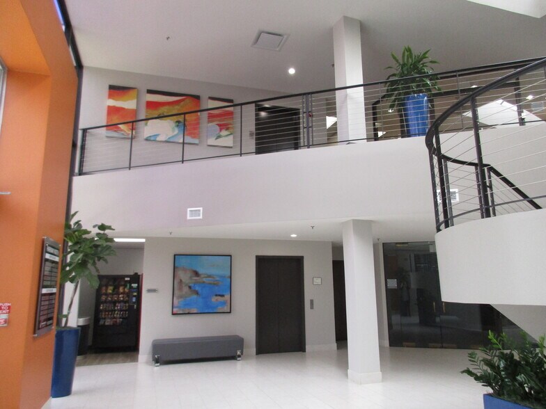 More Photos Of 16800 N Dallas Pky, Dallas Medical For Sale