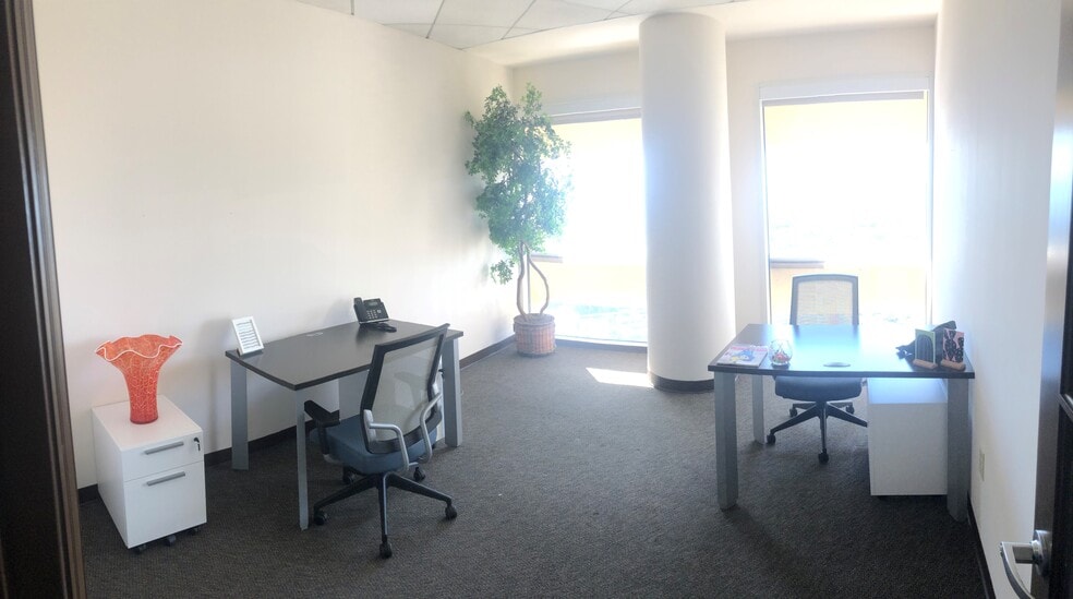 More Photos Of 400 N Ashley Dr, Tampa Office For Lease