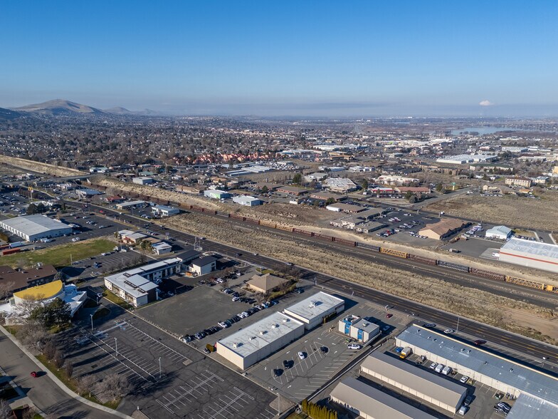 More Photos Of , Kennewick General Retail For Sale