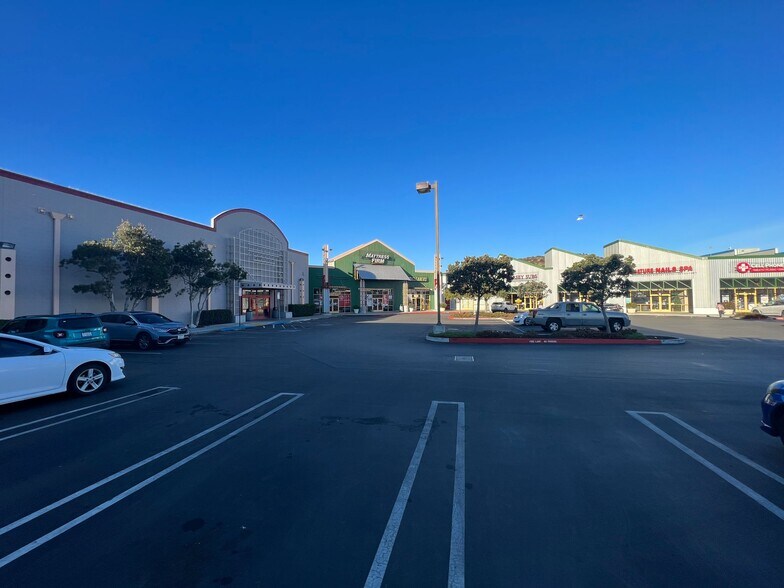 More Photos Of 800-990 Playa Ave, Seaside Unknown For Lease