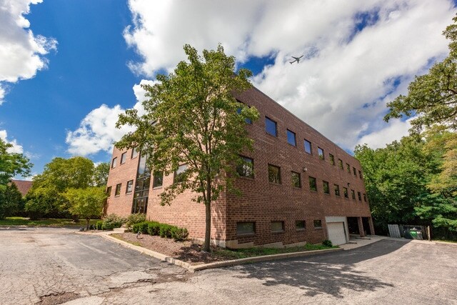 More Photos Of 127 E Lake St, Bloomingdale Office For Lease