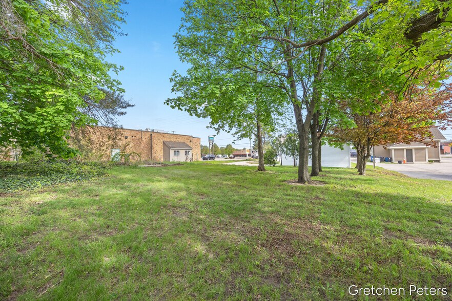 More Photos Of 5352 Plainfield Ave NE, Grand Rapids Storefront Retail Residential For Sale