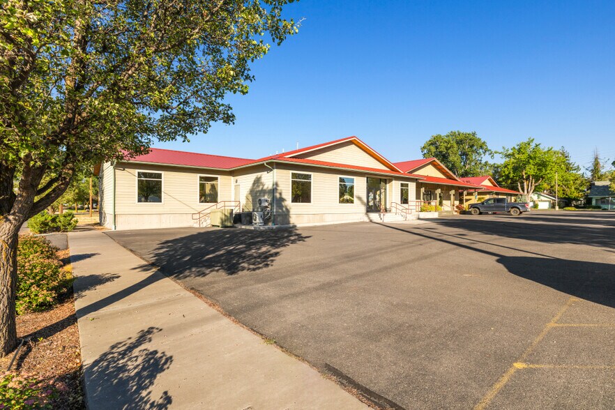 More Photos Of 422 S 5th St, Klamath Falls Office For Sale