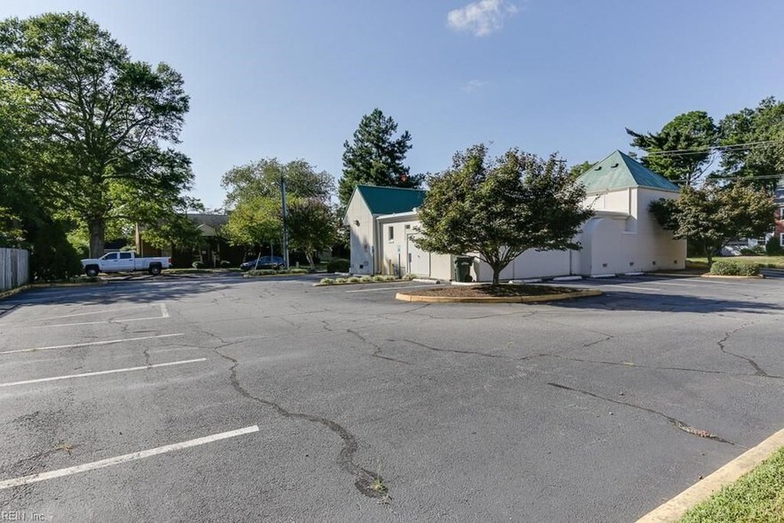 More Photos Of 100 Bosley Ave, Suffolk Bank For Lease