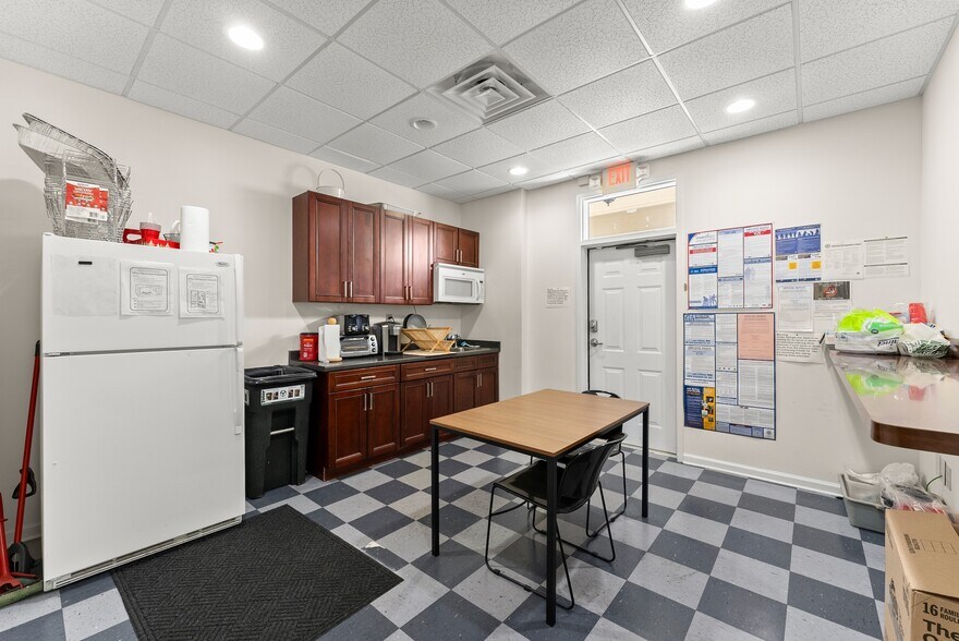 More Photos Of 950 Scales Rd, Suwanee Medical For Lease