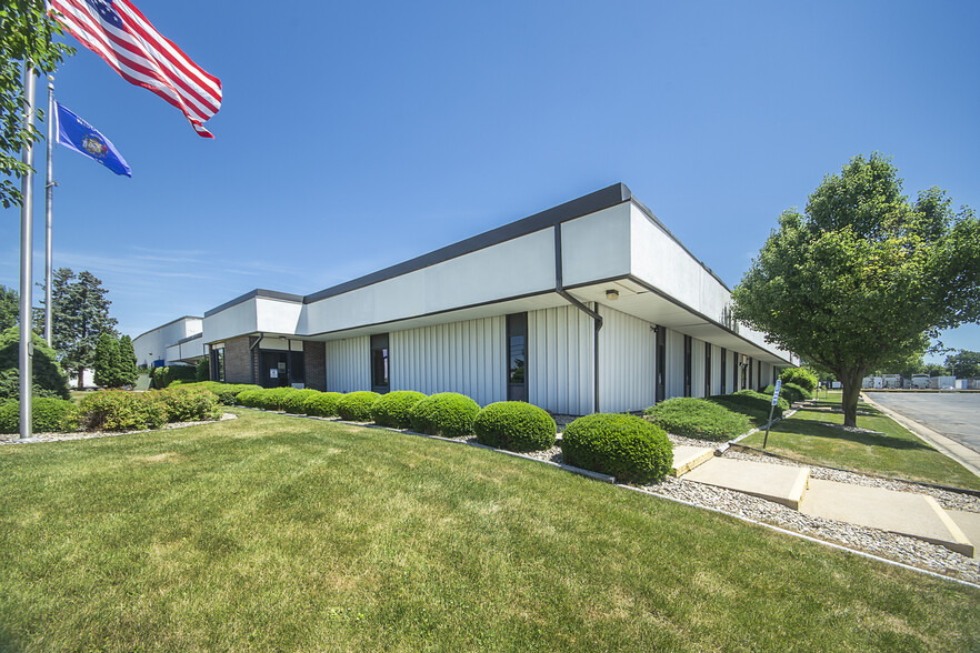 Primary Photo Of 1809 Adel St, Janesville Warehouse For Lease