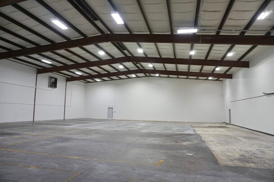 More Photos Of 1030 S 86th St, Tampa Industrial For Sale