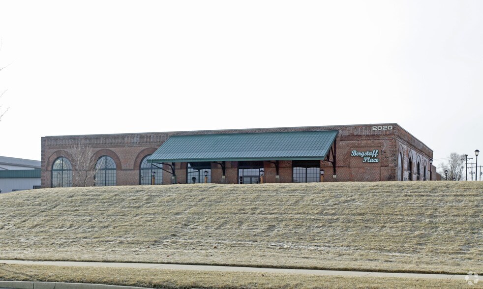 More Photos Of 2020 E Washington Blvd, Fort Wayne Loft Creative Space For Lease