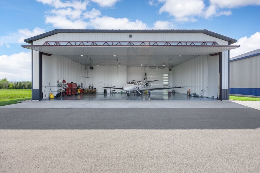 More Photos Of 530 Aircom Dr, Marion Airplane Hangar For Sale
