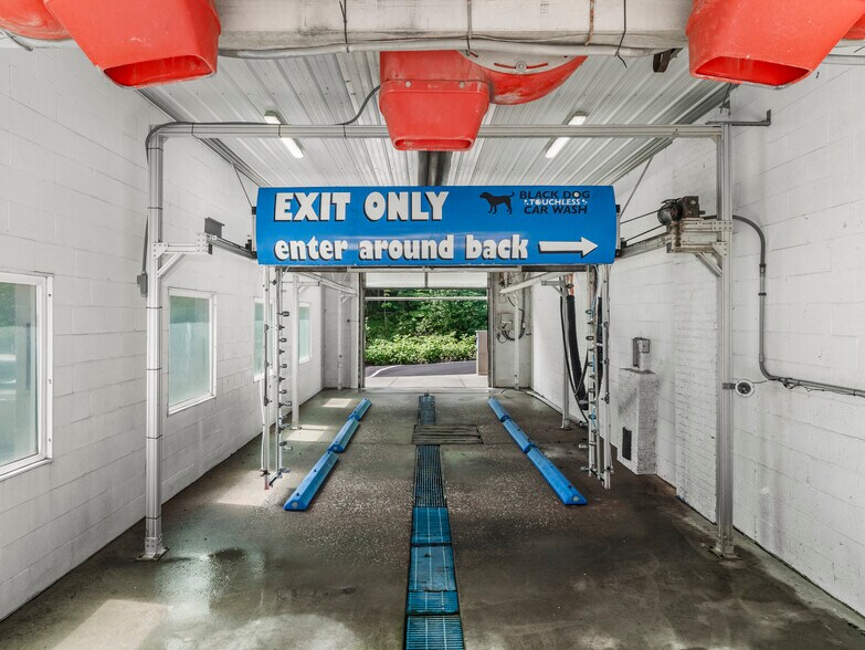 More Photos Of 2405 Mcneilly Rd, Pittsburgh Warehouse For Sale