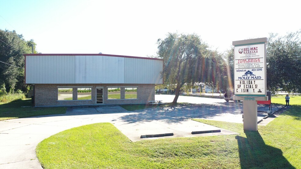 More Photos Of 1996 US Highway 1, Rockledge Light Distribution For Sale