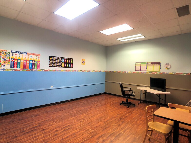 More Photos Of 10750 Medlock Bridge Rd, Duluth Medical For Lease