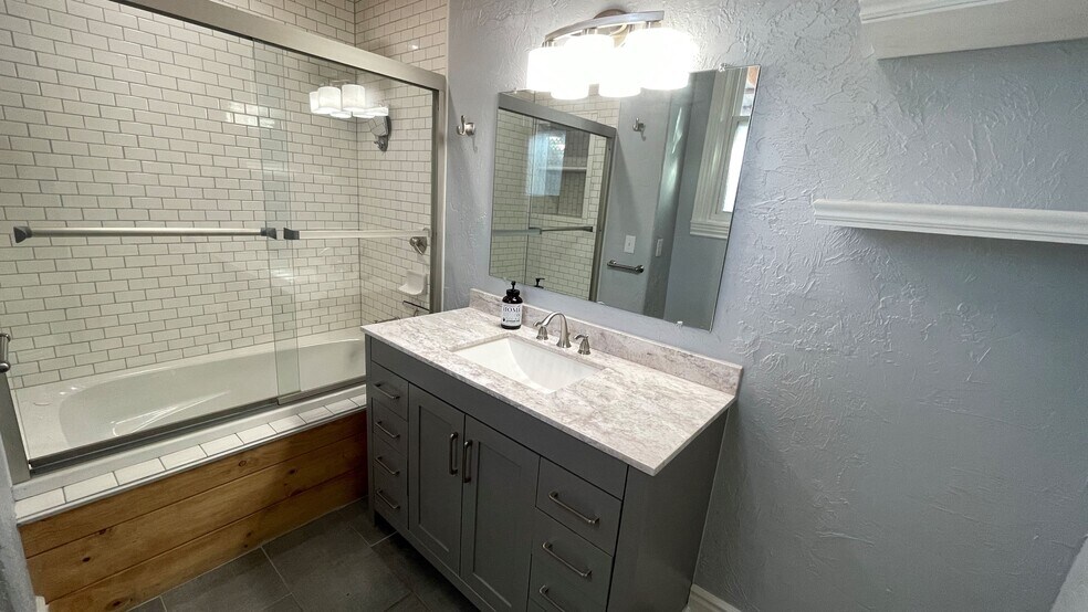 More Photos Of 415 N Muskogee Ave, Tahlequah Storefront Retail Residential For Sale